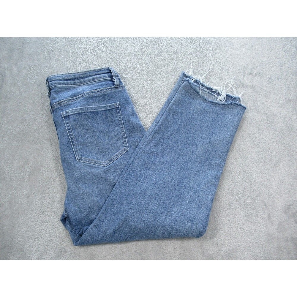 Tommy Bahama Cropped Jeans Women's Sz. 28 x 26 Mid-Rise Light Wash Blue Raw Hem